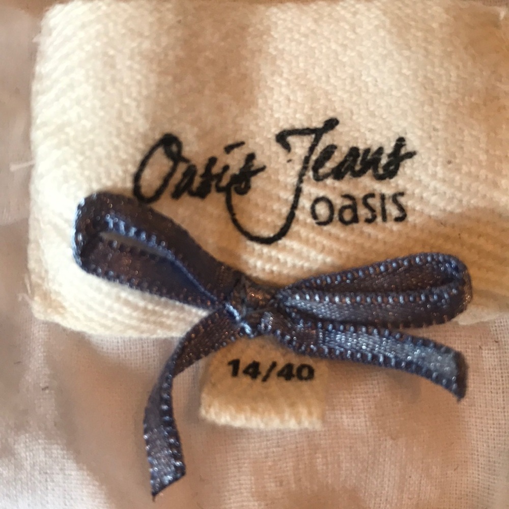 “OASIS” Embroidered White and Blue Cotton Dress. - Picture 14 of 16